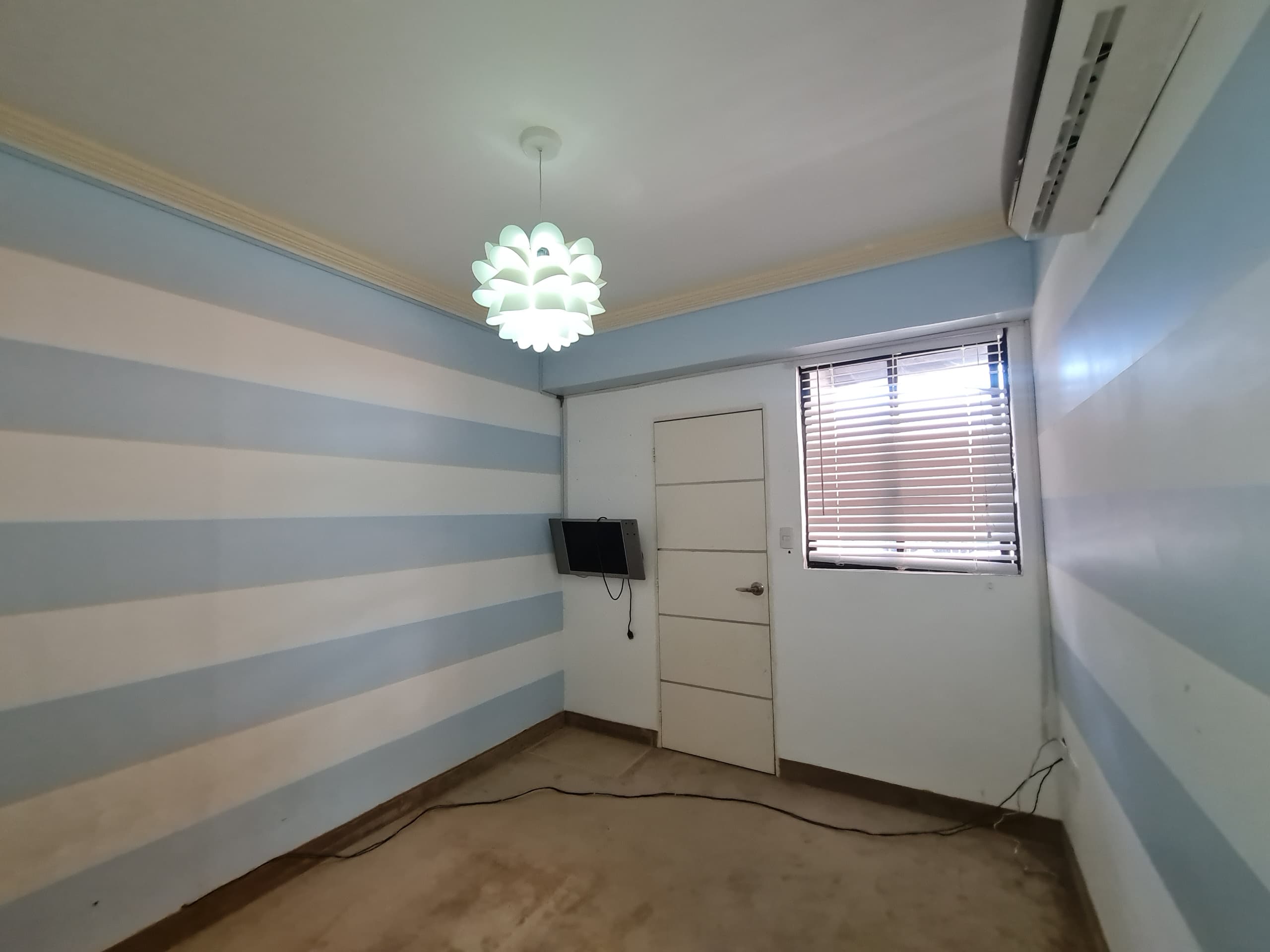 MODERN AND SPACIOUS APARTMENT